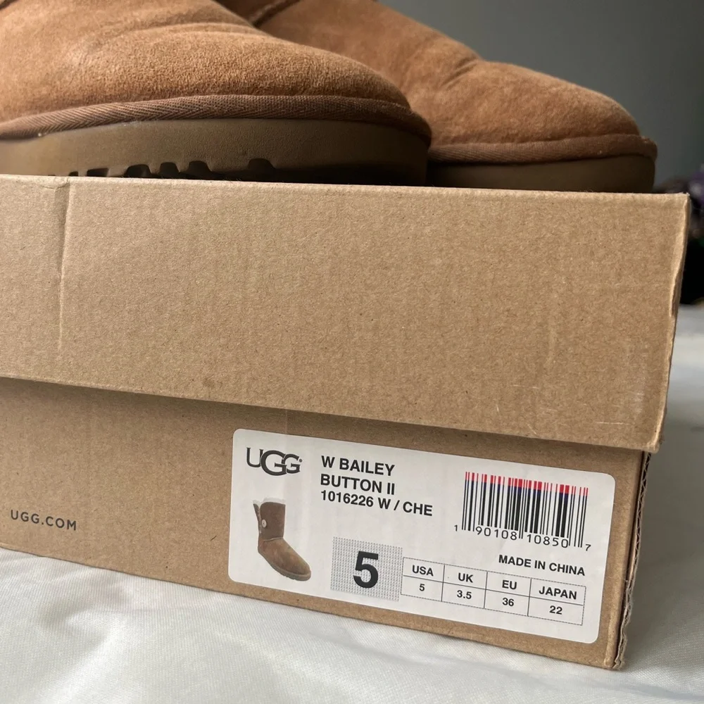 UGG CHESTNUT BAILEY BUTTON II - Picture 5 of 6